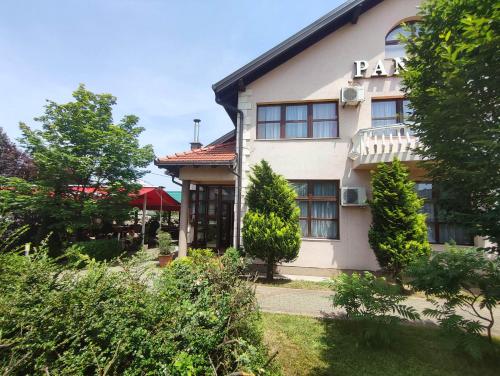 Pansion Kamin - image 7
