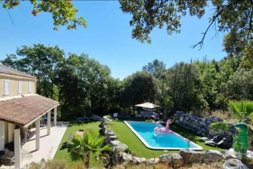 Maison 7 chambres avec piscine entre Montpellier et Nimes - Location saisonnière - Corconne