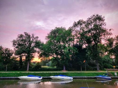 100% Vacation feeling by the Waterside: Pian'Eau gîte à louer Groot Veure