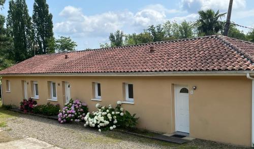 LES IRIS 1 T2 45m2 à 300m des thermes gîte à louer Eugénie-les-Bains
