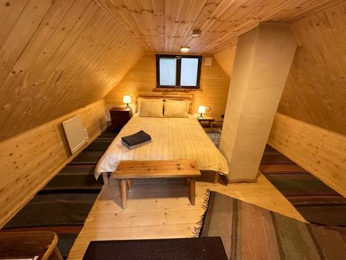 1 double bed, 2 futon beds