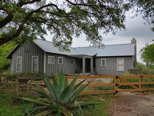 One-Bedroom Cottage - Juniper Cottage