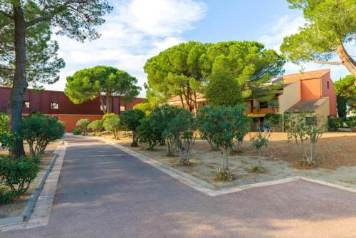 สภาพแวดล้อมโดยรอบ, Saint Cyprien Golf View 2 bedrooms Apartment , 900 m from the beach in แซง ซีพริออง