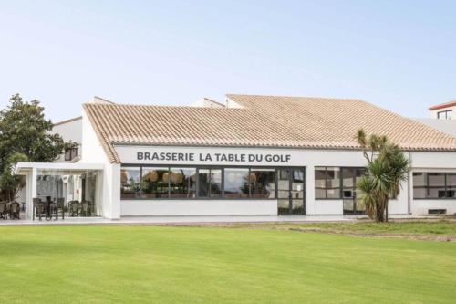 ห้องอาหาร, Saint Cyprien Golf View 2 bedrooms Apartment , 900 m from the beach in แซง ซีพริออง