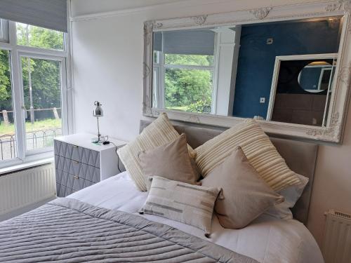 Manse Apartment, Swindon