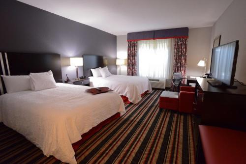 Hampton Inn & Suites Albany at Albany Mall - image 10