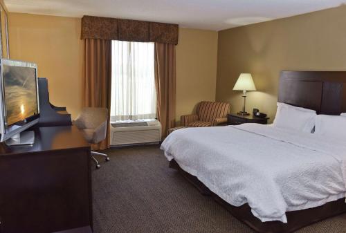 Hampton Inn By Hilton & Suites Alexandria