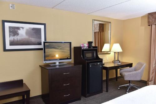 Hampton Inn By Hilton & Suites Alexandria