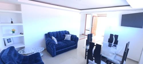 Apartamento lujoso cerca al aeropuerto y terminal.