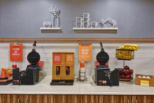 Hampton Inn Anderson - image 12