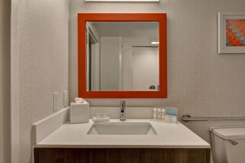 Hampton Inn Anderson - image 14