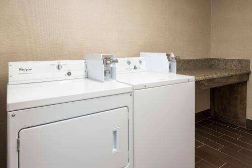 Hampton Inn Bonita Springs Naples North - image 11