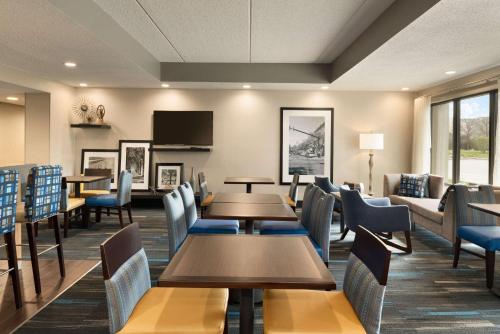 Hampton Inn By Hilton Appleton-Fox River Mall Area