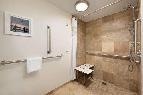 Hampton Inn Appleton-Fox River Mall Area - image 9