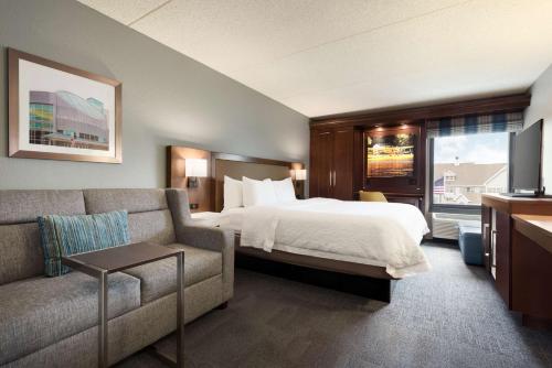 Hampton Inn Appleton-Fox River Mall Area