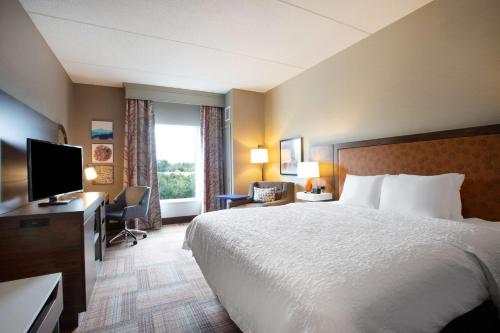 Hampton Inn Watertown - image 11
