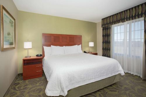 Hampton Inn & Suites Astoria