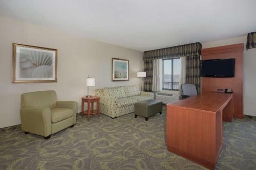 Hampton Inn & Suites Astoria