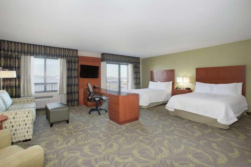 Hampton Inn & Suites Astoria