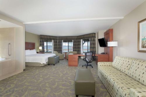 Hampton Inn & Suites Astoria