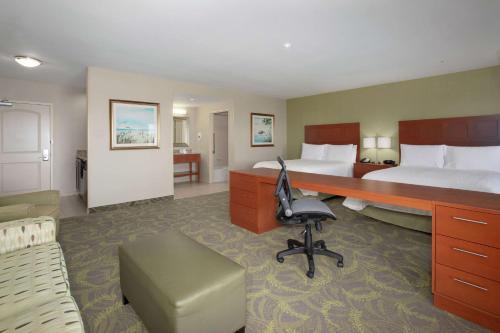 2 queen beds