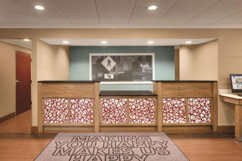Hampton Inn Atlanta-Buckhead - image 13