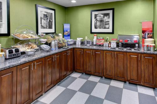 Hampton Inn & Suites Atlanta/Duluth/Gwinnett - image 6