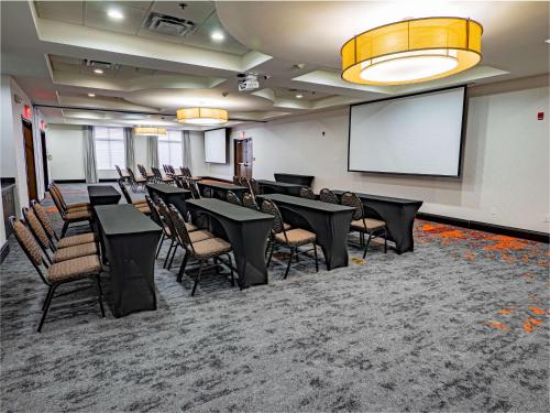 Hilton Garden Inn Atlanta South-McDonough - image 8