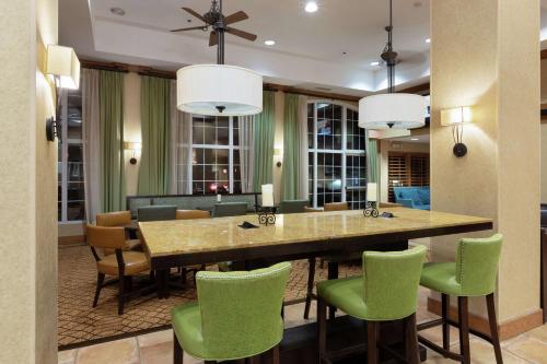 Hampton Inn & Suites-Austin Airport