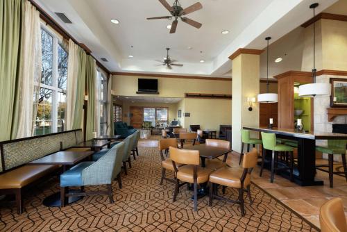 Hampton Inn & Suites-Austin Airport