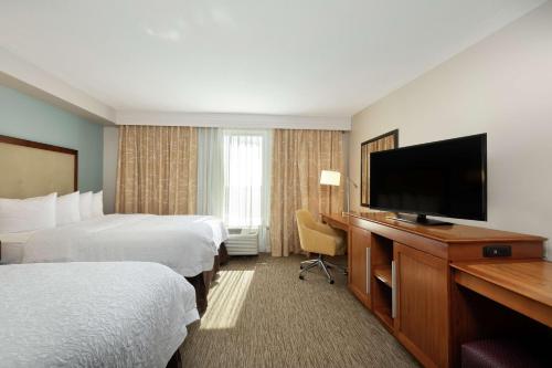 Hampton Inn & Suites-Austin Airport