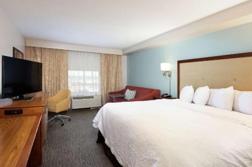 Hampton Inn & Suites-Austin Airport