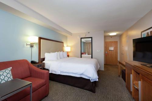 Hampton Inn & Suites-Austin Airport