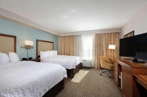 Hampton Inn & Suites-Austin Airport