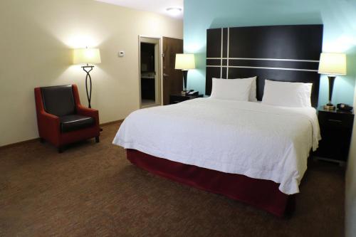 Hampton Inn Austin Oak Hill Room Type - King Room with King Bed - Non-Smoking