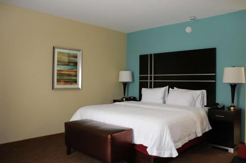 Hampton Inn Austin Oak Hill Room Type - King Room - Mobility Access/Non-Smoking