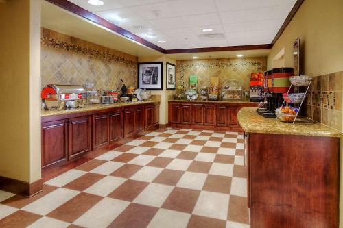 Hampton Inn & Suites Altus - image 9