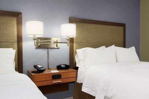 Room with Two Queen Beds - Non-Smoking image 3