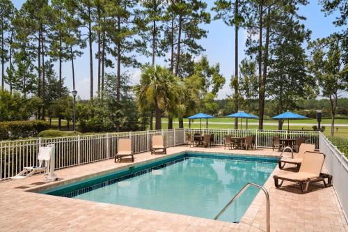 Hampton Inn & Suites Bluffton-Sun City - image 2