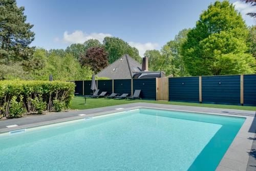 Family Villa in Forest with shared pool & Wellness