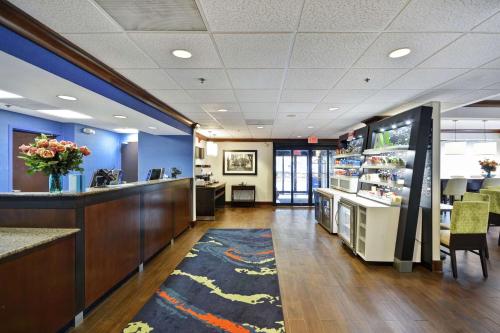 Hampton Inn Birmingham/Mountain Brook - image 9