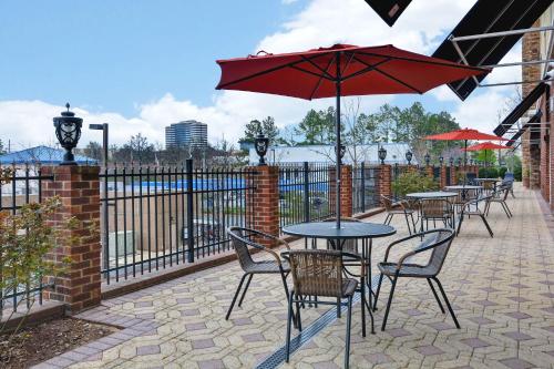 Hampton Inn & Suites Birmingham-Hoover-Galleria - image 7