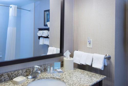 Hampton Inn By Hilton & Suites Bismarck Northwest