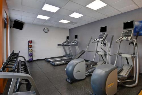 Hampton Inn & Suites Birmingham-Hoover-Galleria - image 12