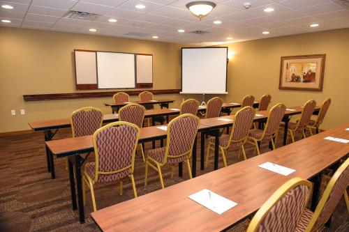 Hampton Inn & Suites Brookings - image 6