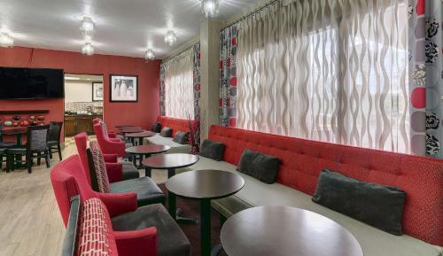 纳什维尔I-24希科里贺楼希尔顿恒庭酒店