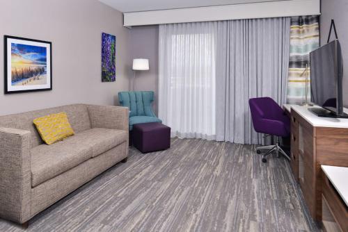 Hampton Inn & Suites Boise/Spectrum - image 8