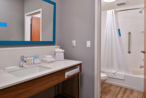 Hampton Inn & Suites Boise/Spectrum - image 12