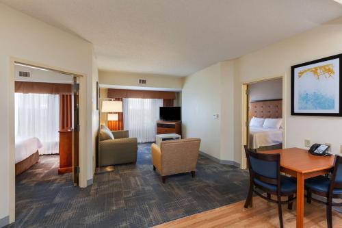 2 bedrooms, 3 beds