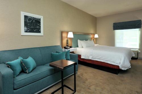 1 king bed, 1 sofa bed